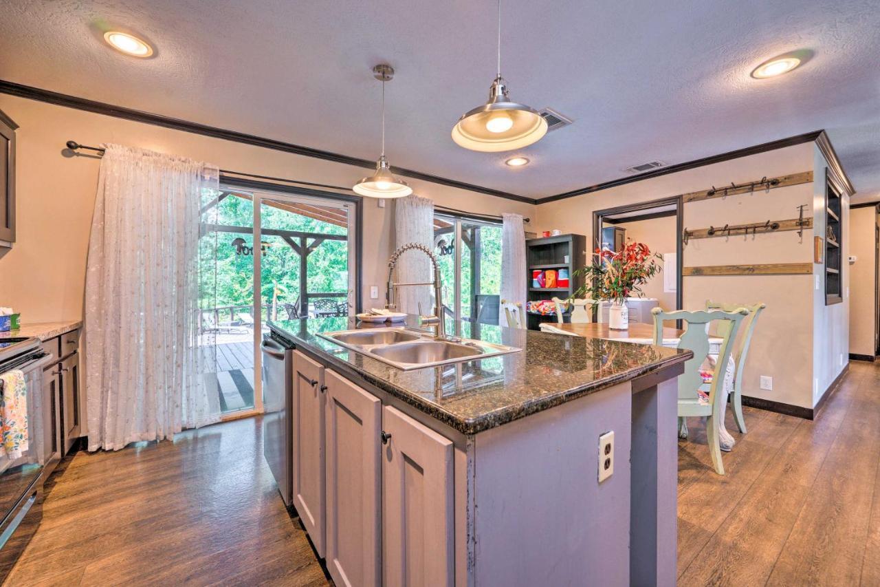 Pet-Friendly Home With Pool In Broken Bow! Exterior foto