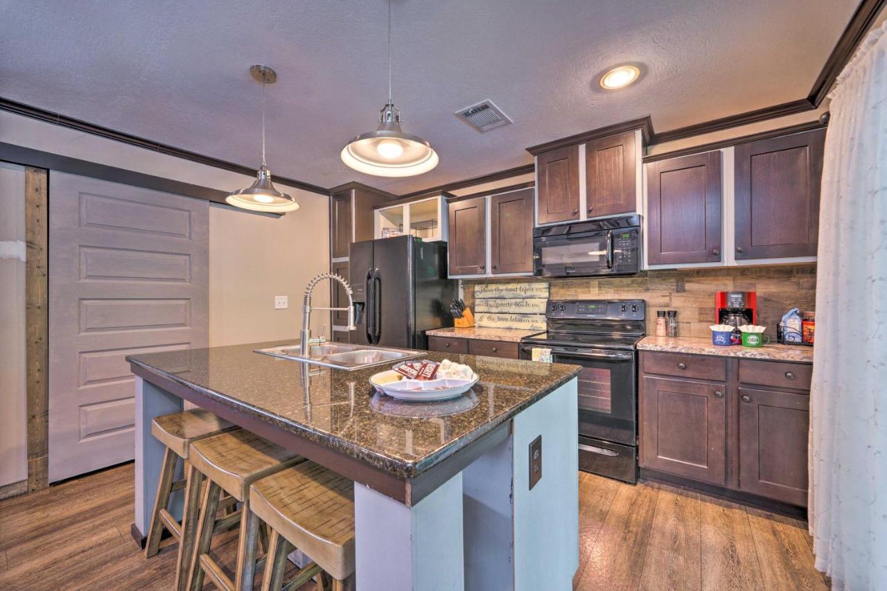 Pet-Friendly Home With Pool In Broken Bow! Exterior foto