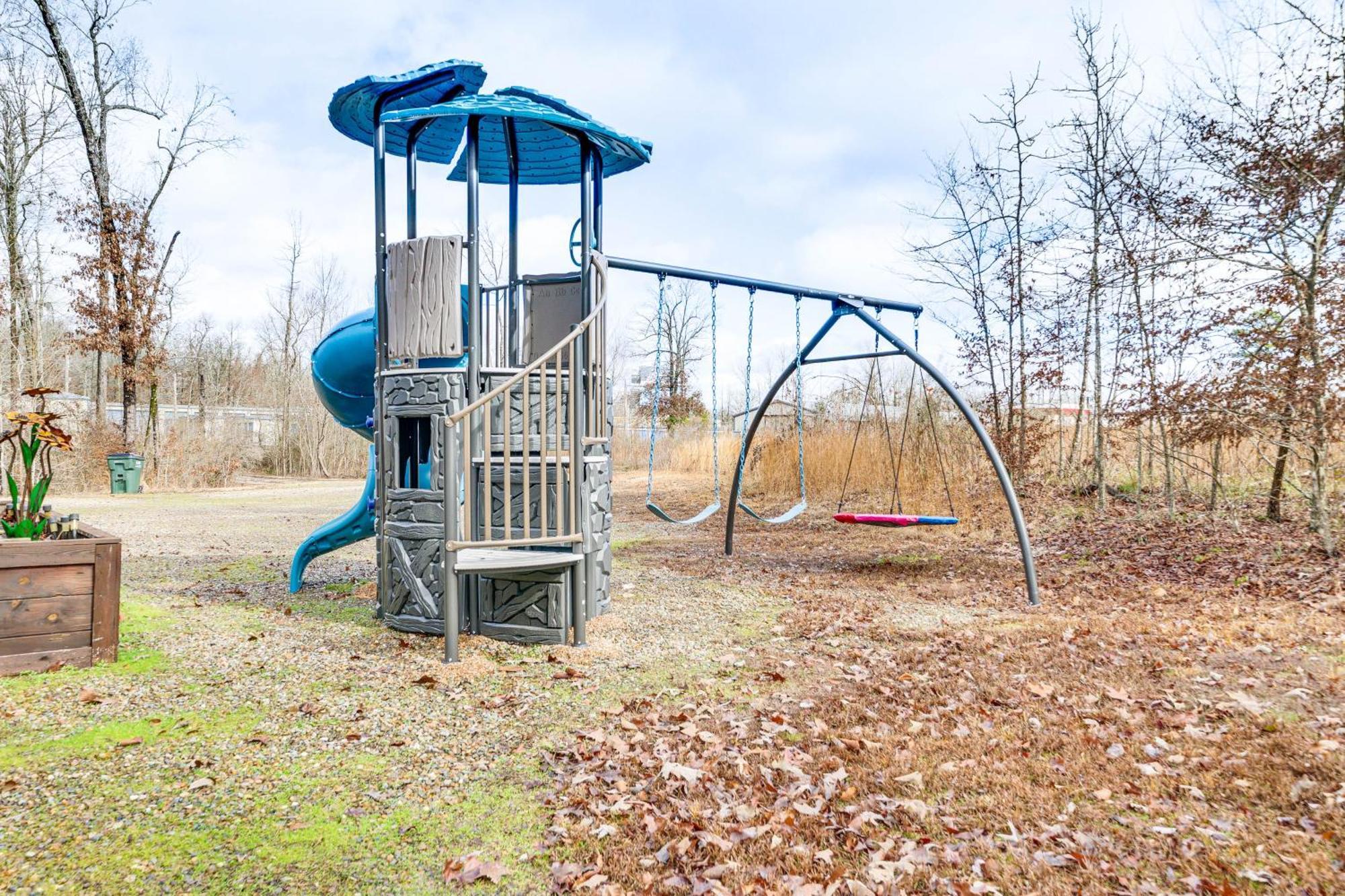 Pet-Friendly Home With Pool In Broken Bow! Exterior foto