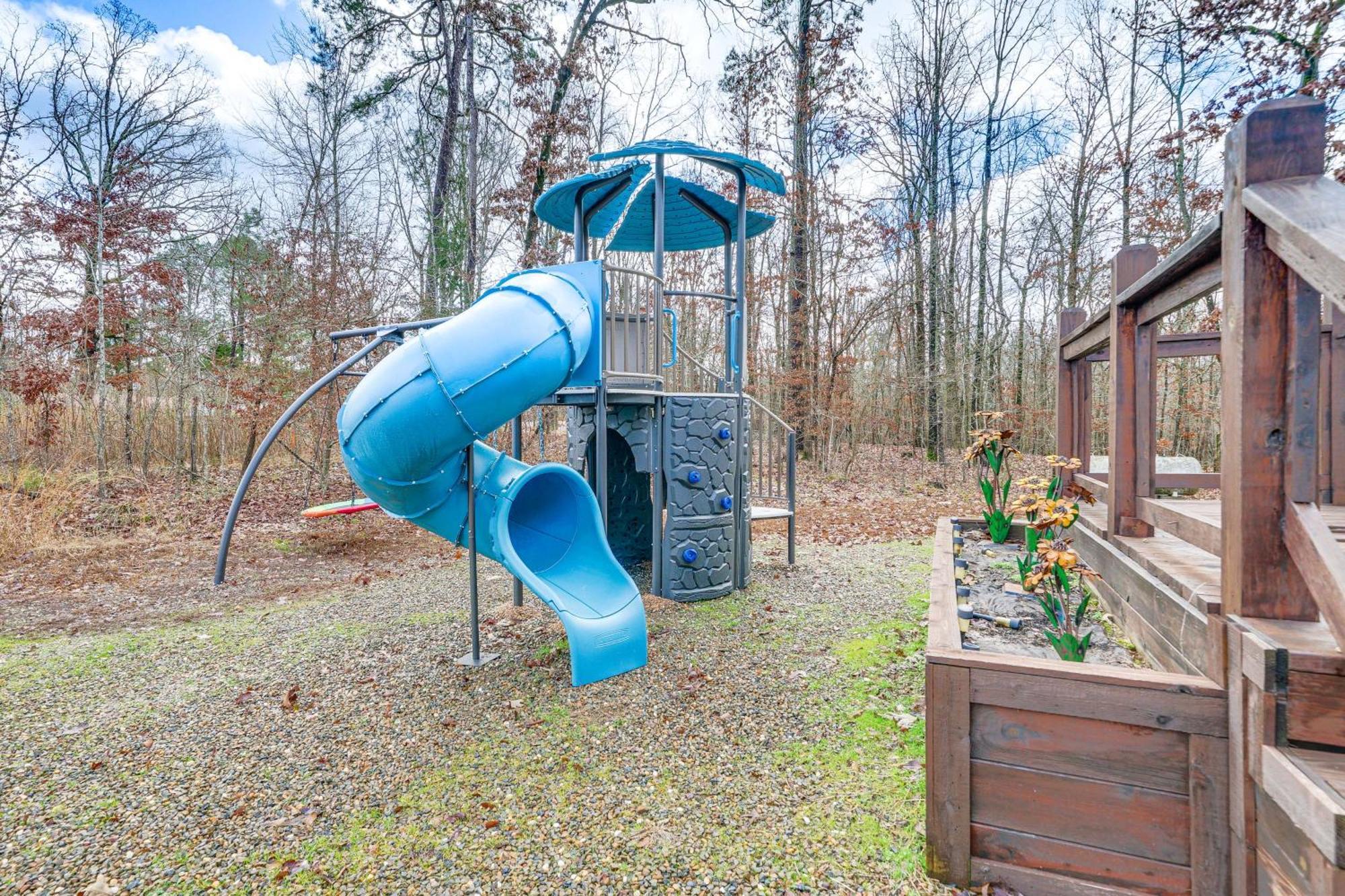 Pet-Friendly Home With Pool In Broken Bow! Exterior foto