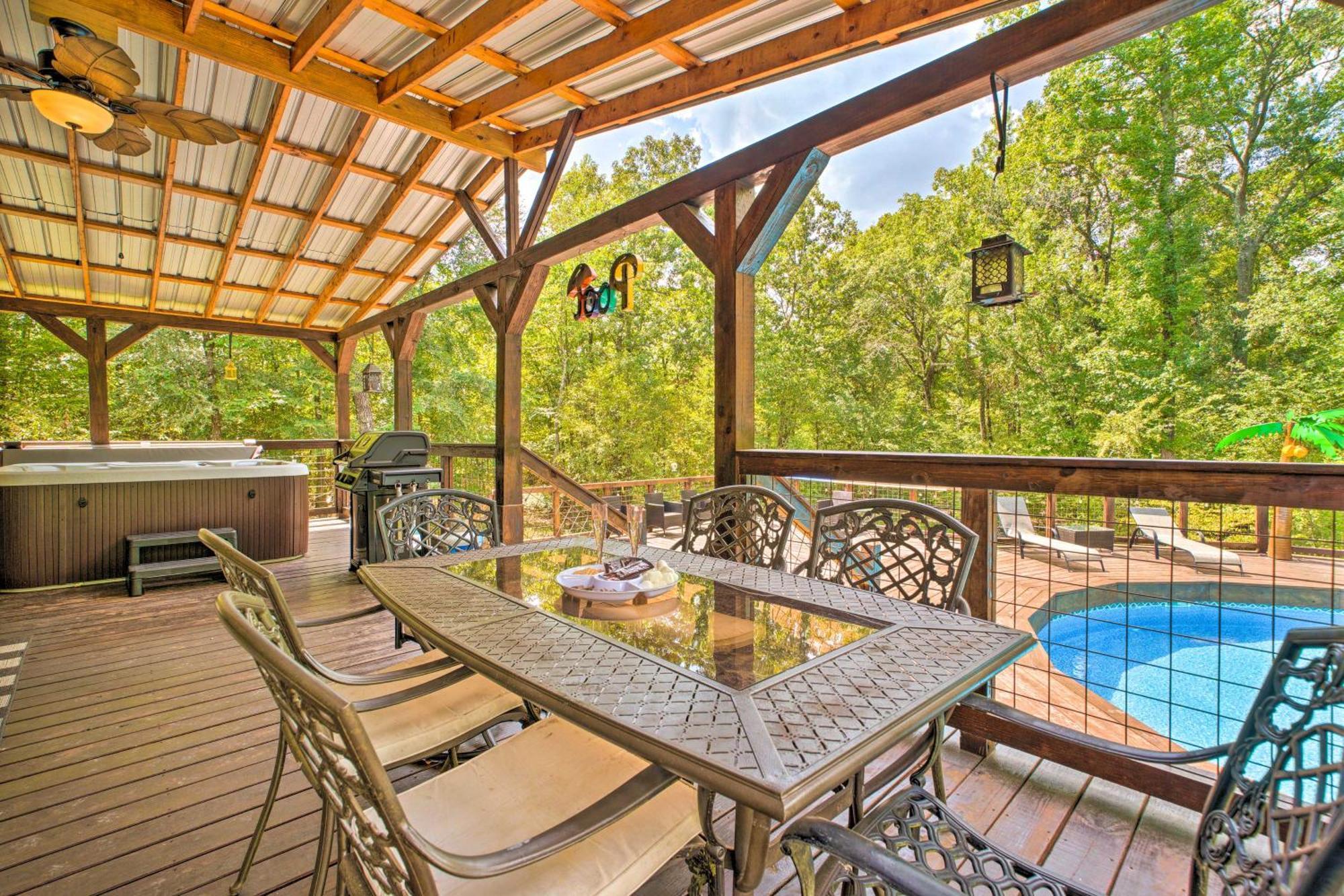 Pet-Friendly Home With Pool In Broken Bow! Exterior foto